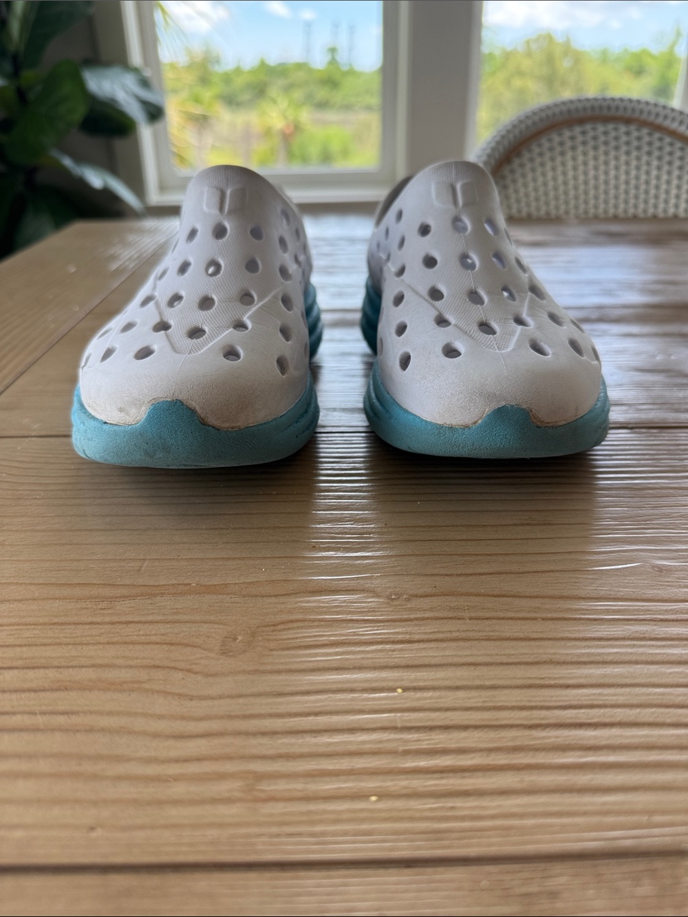 Kanes. Kids Breathable White Slip-On Sneakers with Blue Sole - Picture 4 of 4